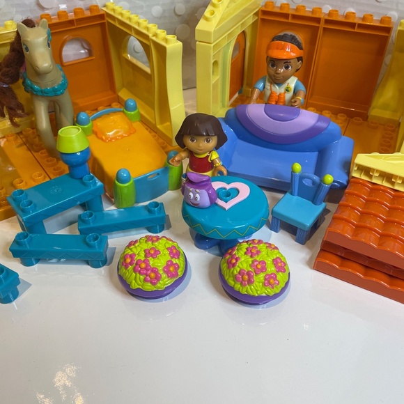 MEGA BLOKS Dora the Explorer Buildable House 3026 - Picture 10 of 14